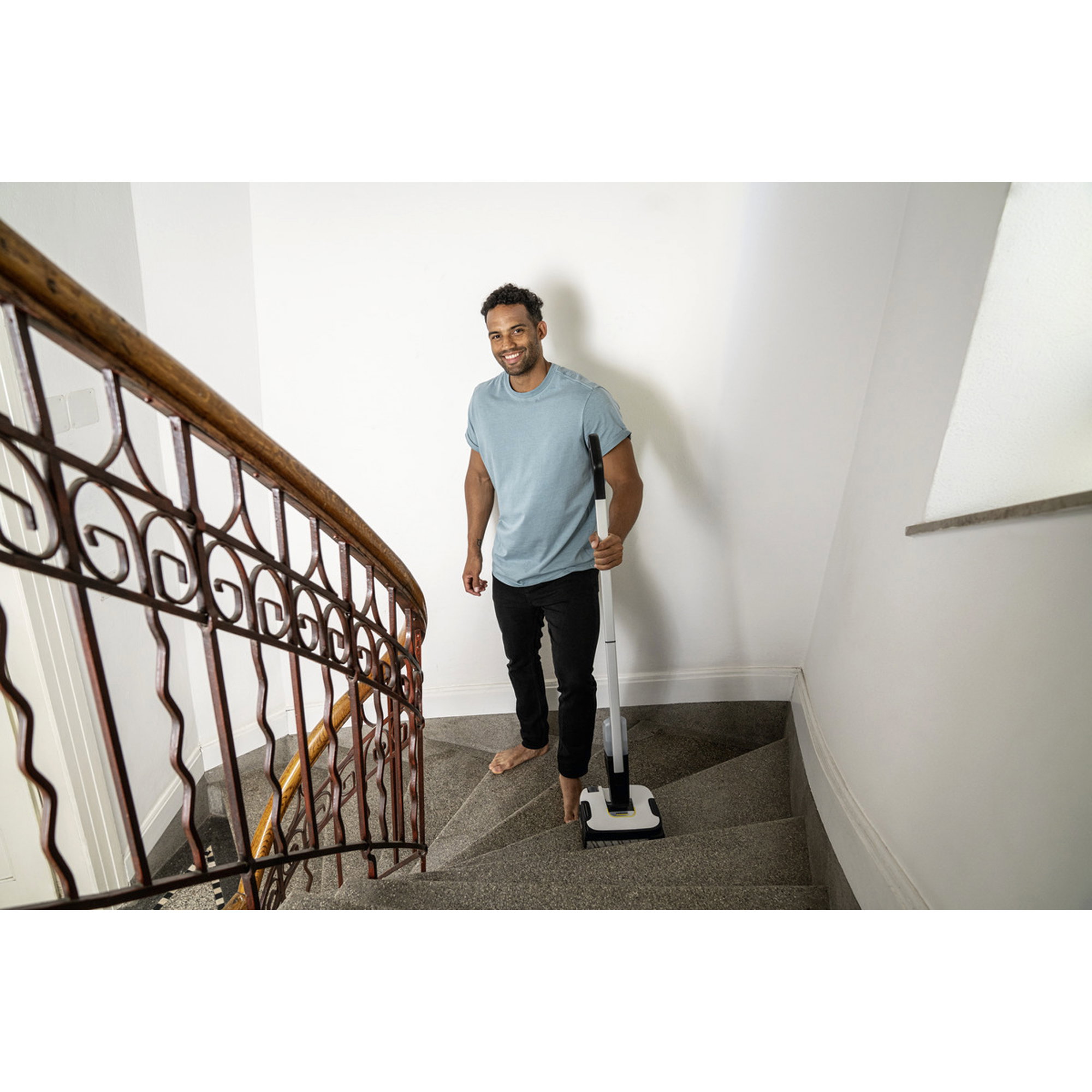 Treppe, Treppenstufe, Reinigungsgerät, aufrechter Staubsauger, Stiel/Griff