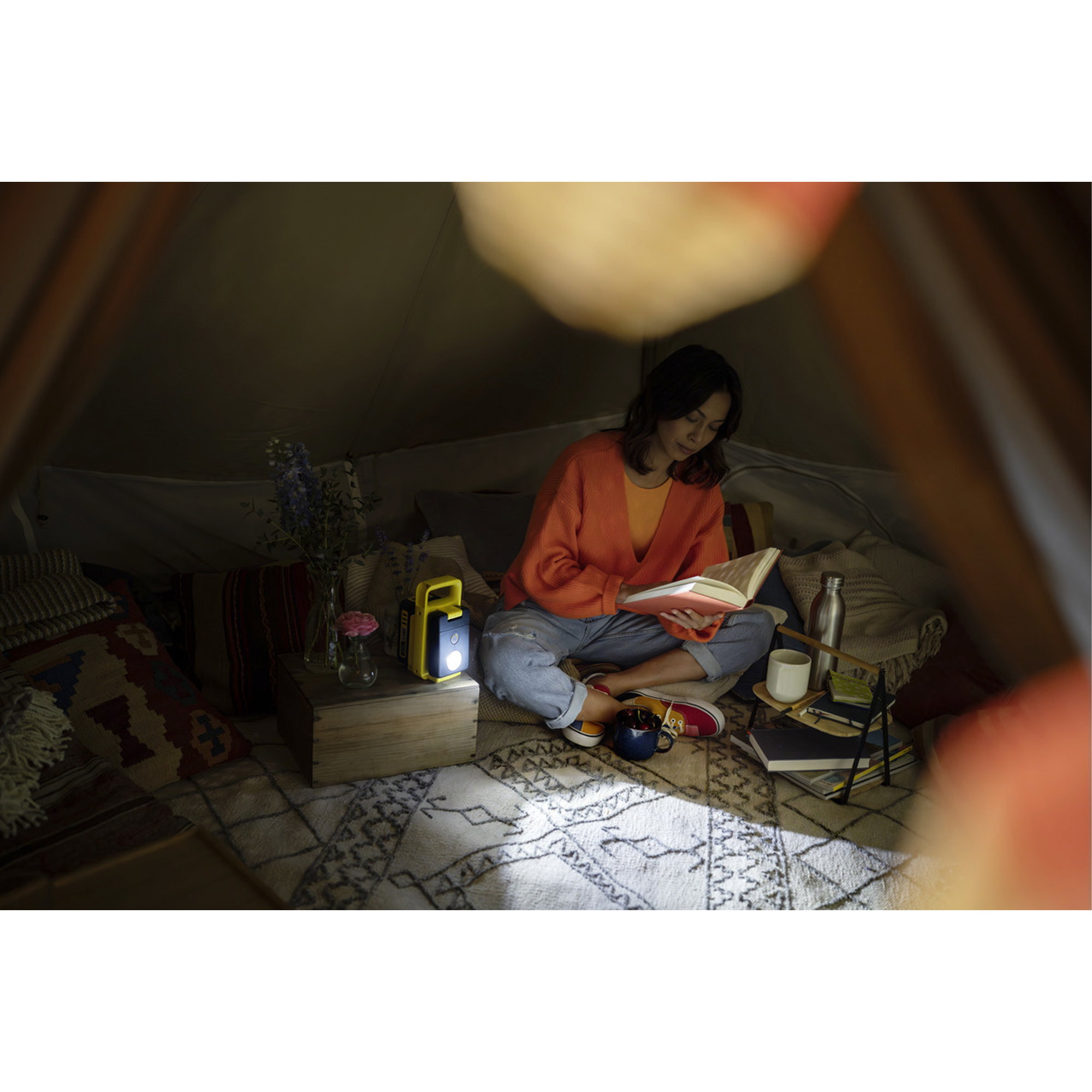 camping, lesen, buch, lampe, kissen