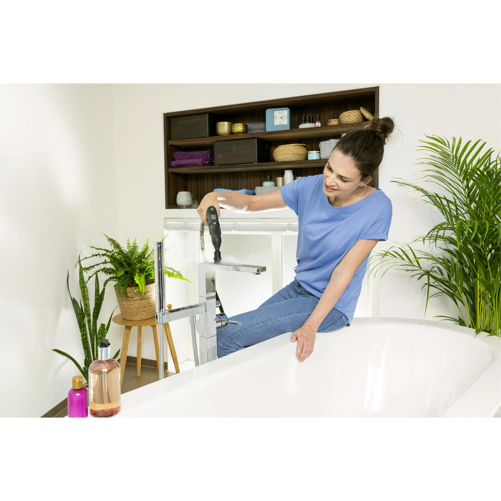 Badewanne, Duscheinsatz, Armatur, Klebemantel, Pflanzen