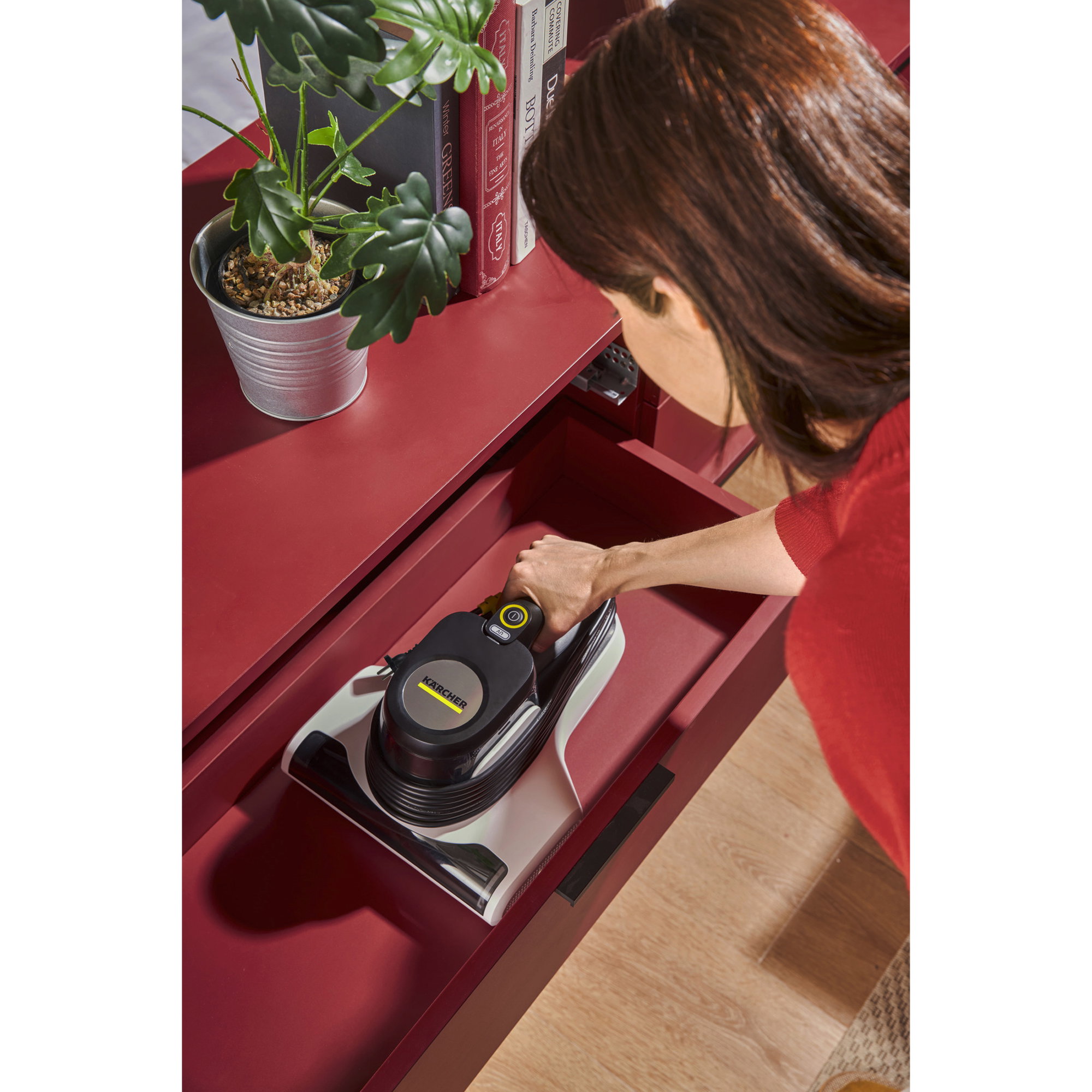 Staubsauger, Haushaltsgerät, Kabellos, Küchenschrank, Rot