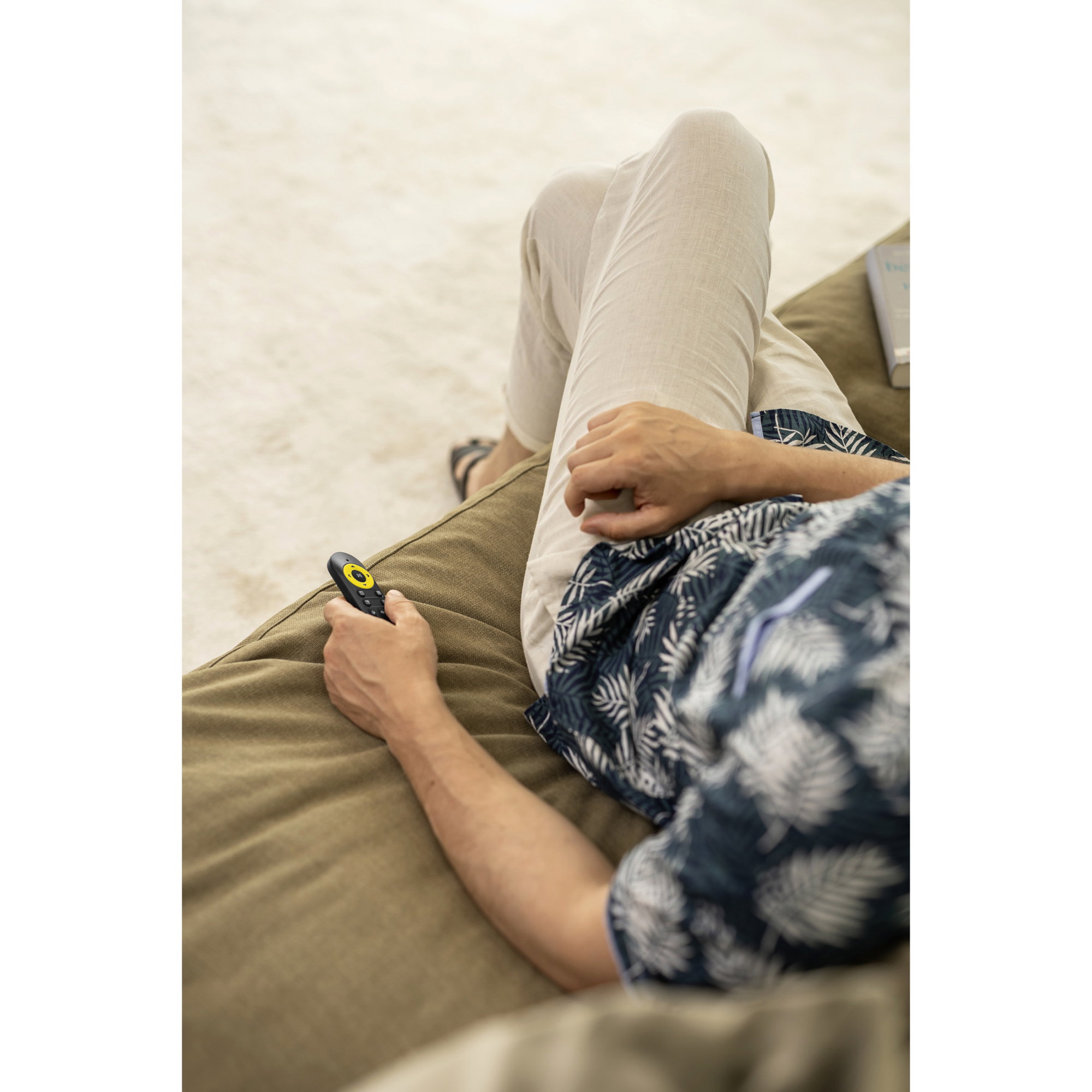 remote, Tv-Fernbedienung, Handgerät, Schwarz-Gelb, Couch