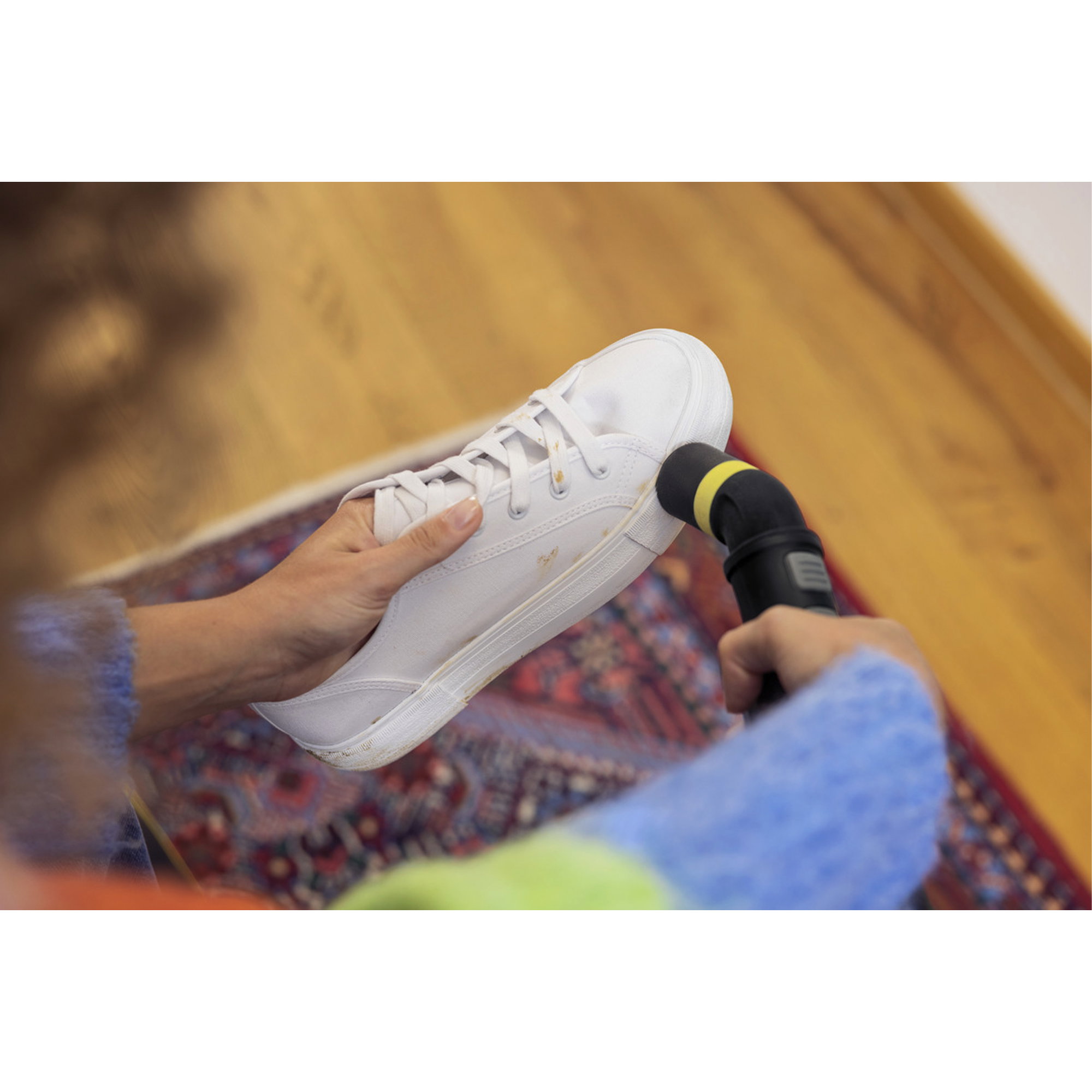 weiße Sneaker, Schuh, Reinigung, Schnürsenkel, Sneaker-Pflege