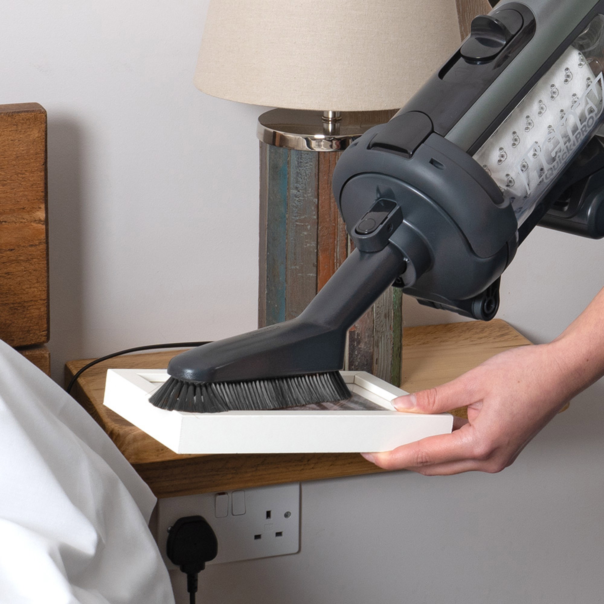handgehaltene staubsauger, bürstenaufsatz, staubbürste, kabelloser staubsauger, haushaltsgerät