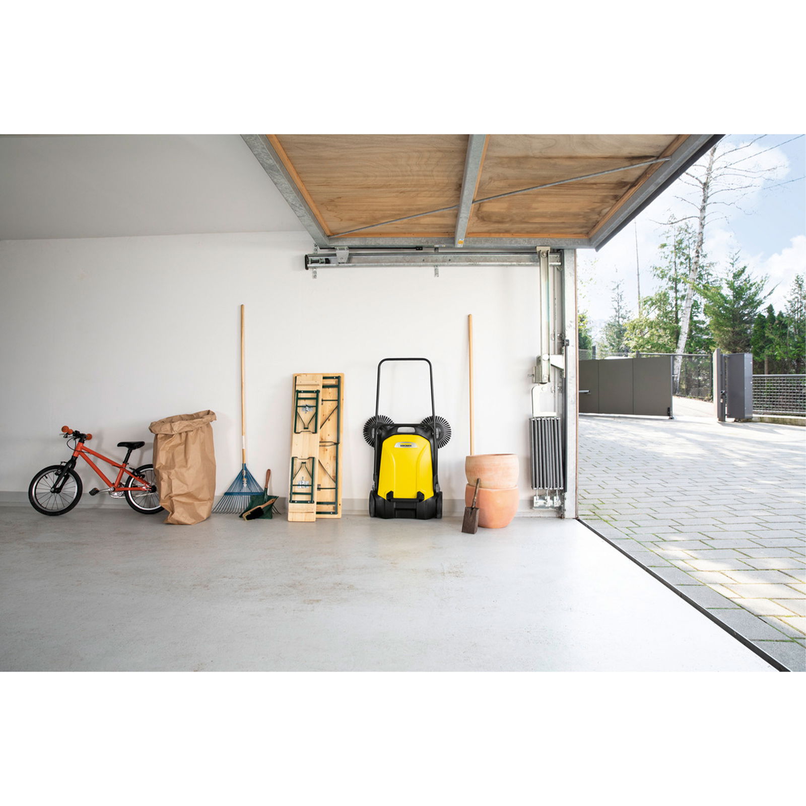 Push Sweeper Kärcher S 4 TWIN