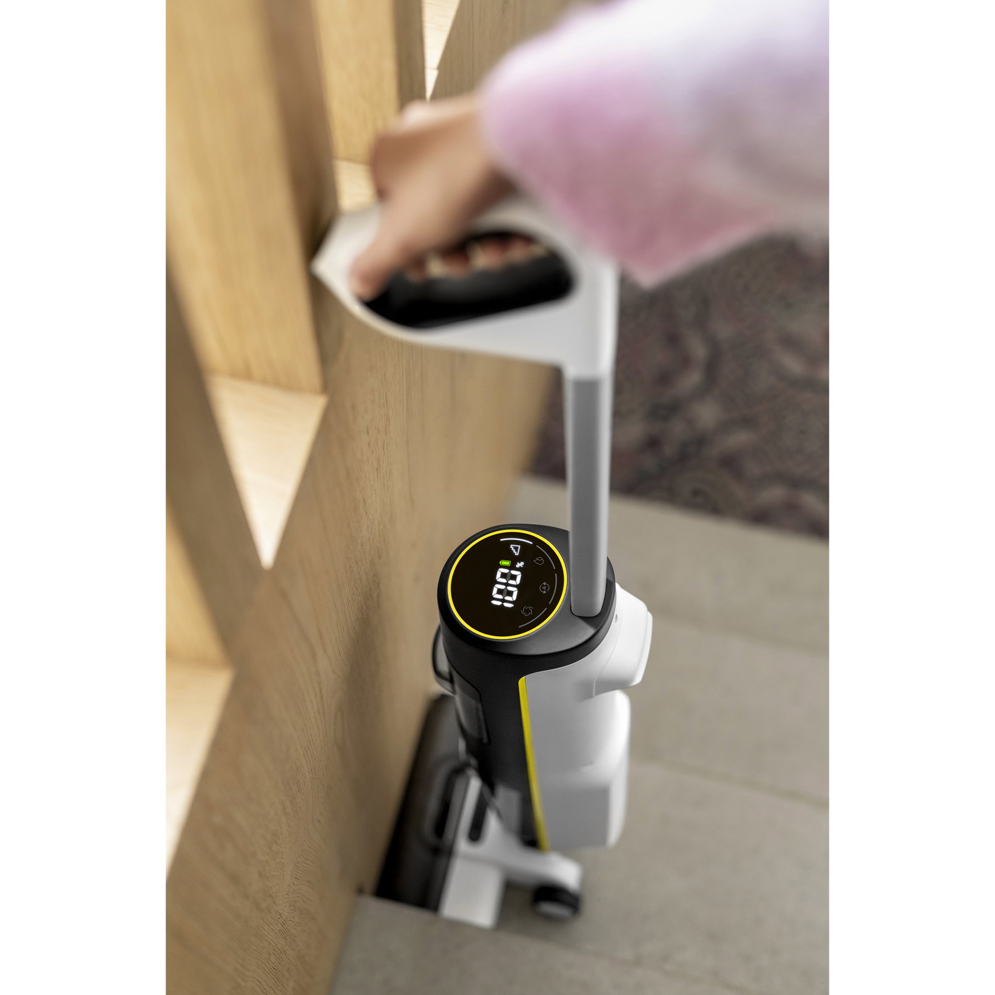 Handheldes Gere4t, digitale Anzeige, Treppensensor?, graues Gere4t, gelbe Akzente