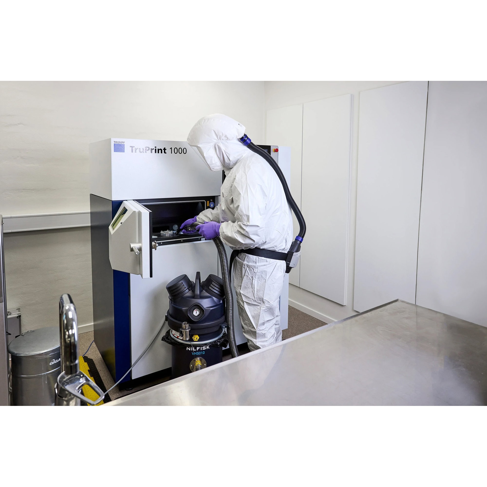 Safety vacuum cleaner | Class L | Nilfisk VHS011CB LC Z22 EXA