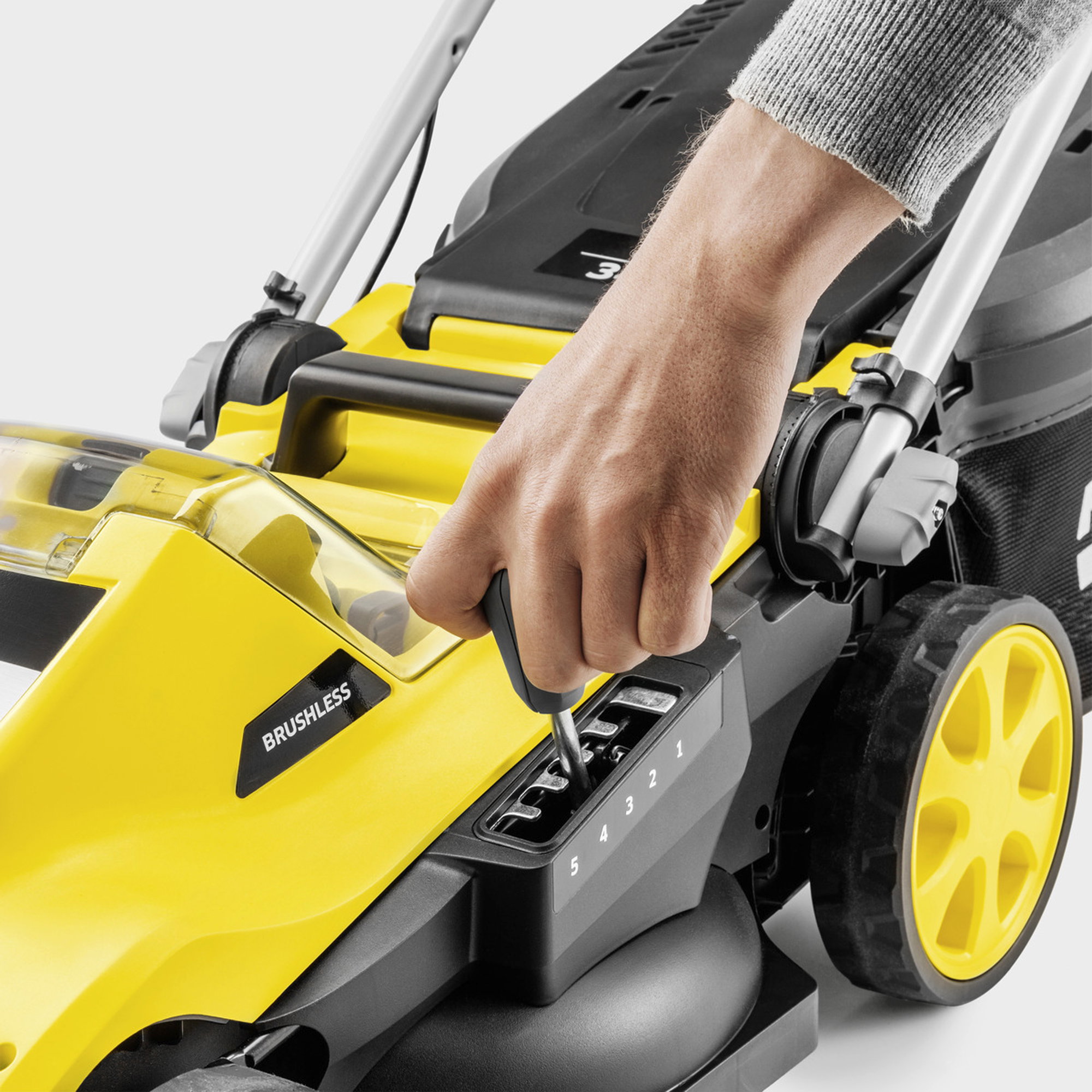 akku-schnur-mäher, motor-lieger, schwarz-grau, handschalter, gummirad