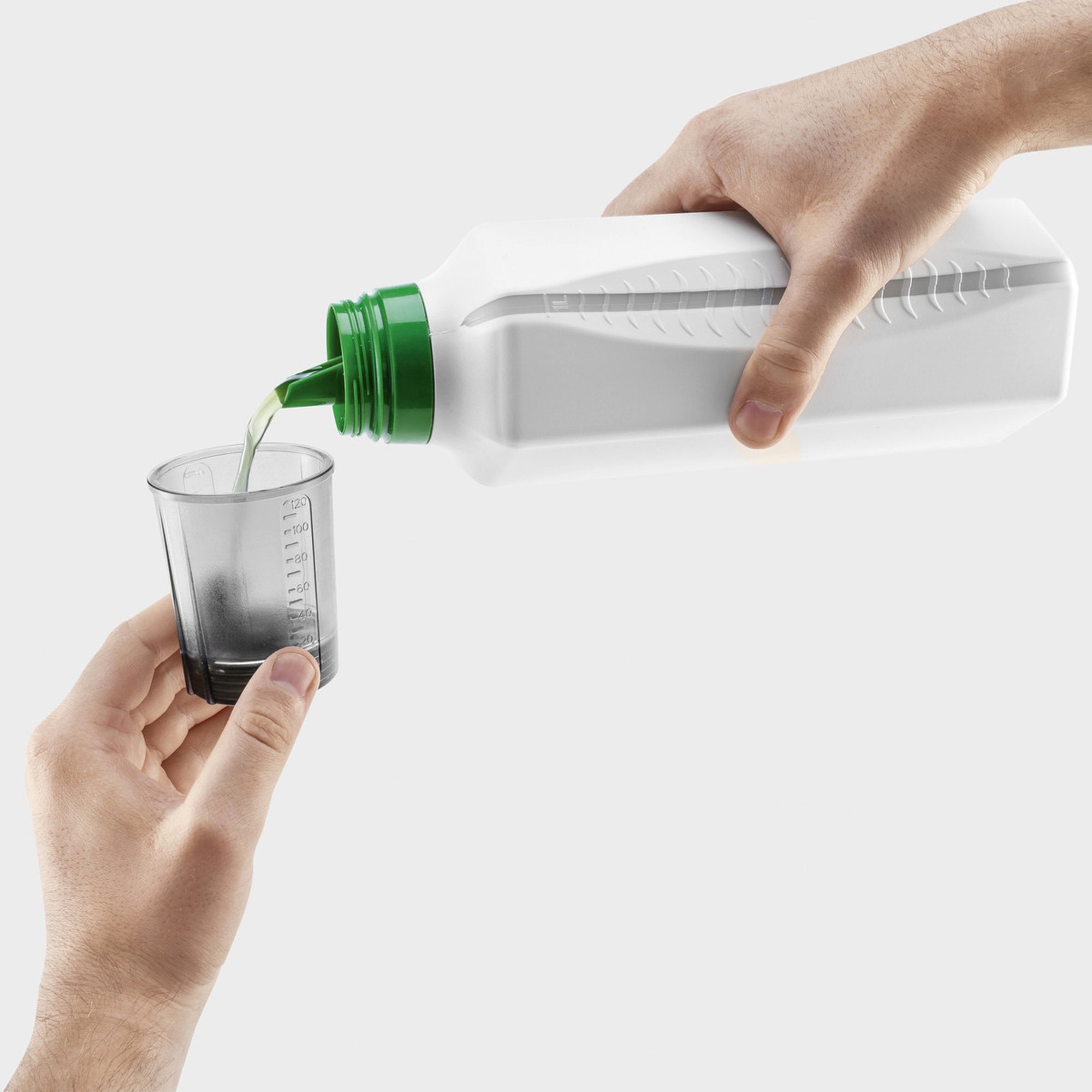 Dose, Messbecher, Grüner Deckel, Silikonspitze, Flasche aus Kunststoff