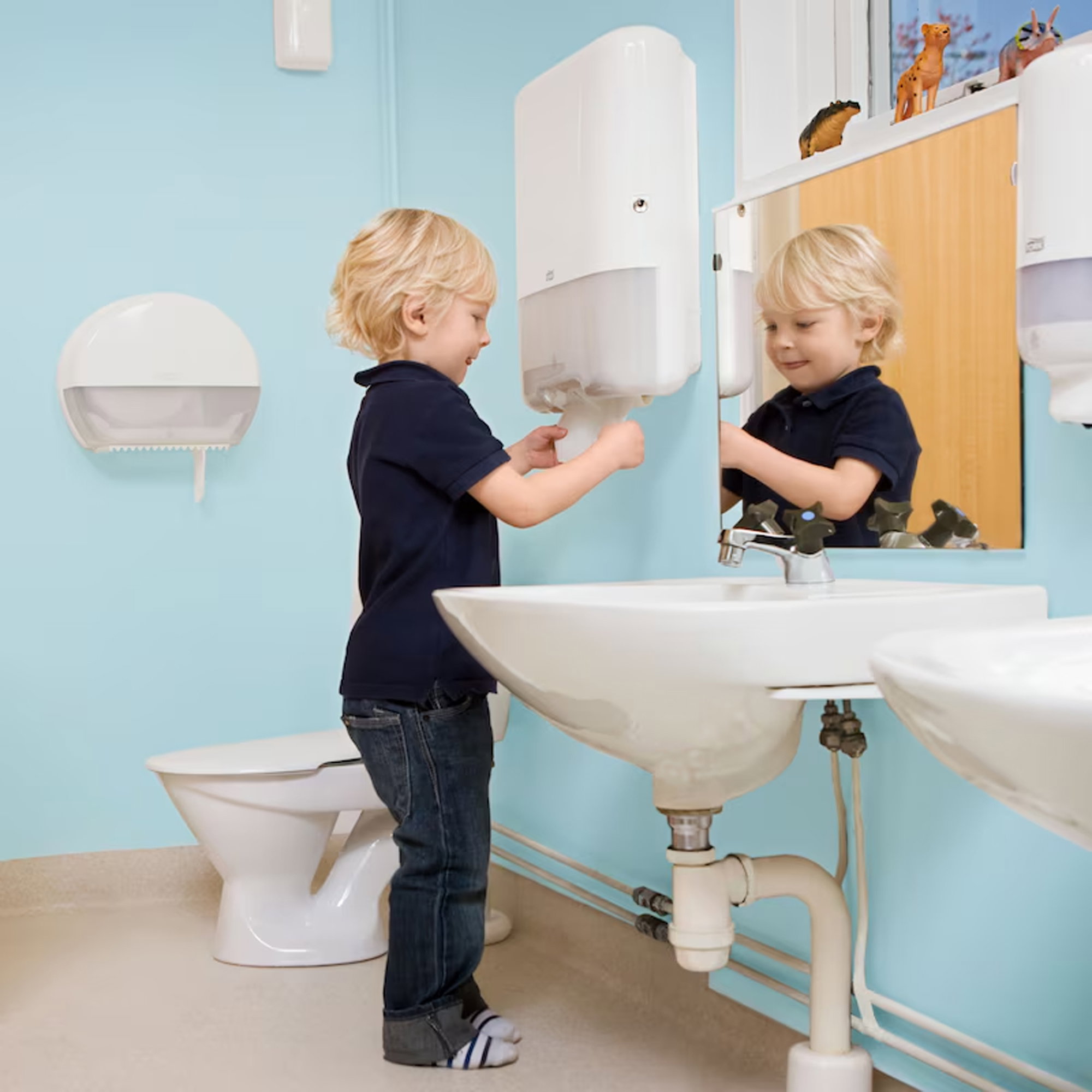Kinder, Waschraum, Waschbecken, Sicherheitsarmatur, Handdesinfektion