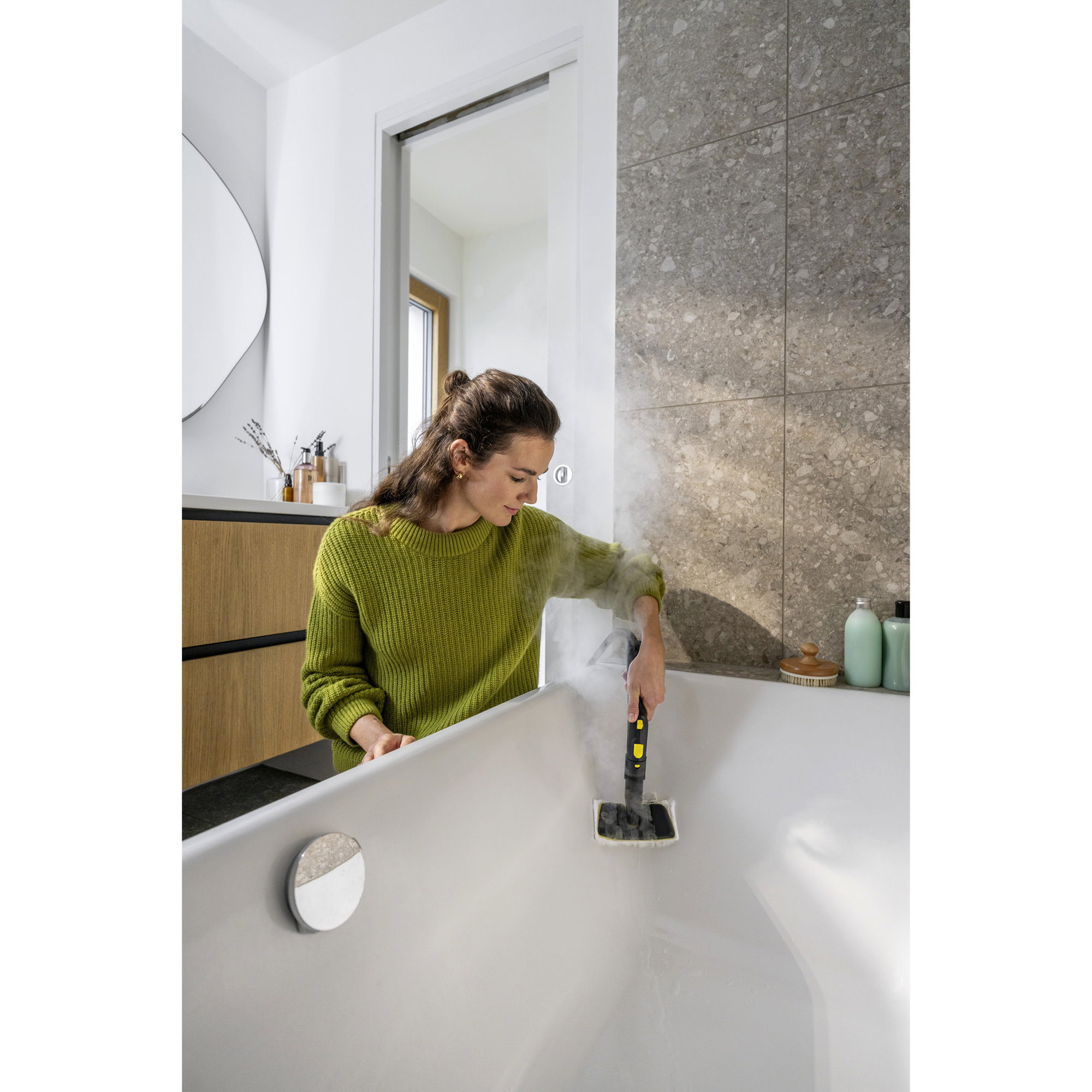 Badewanne, Baden, Grüner Pullover, Multitool, Stone tile wall
