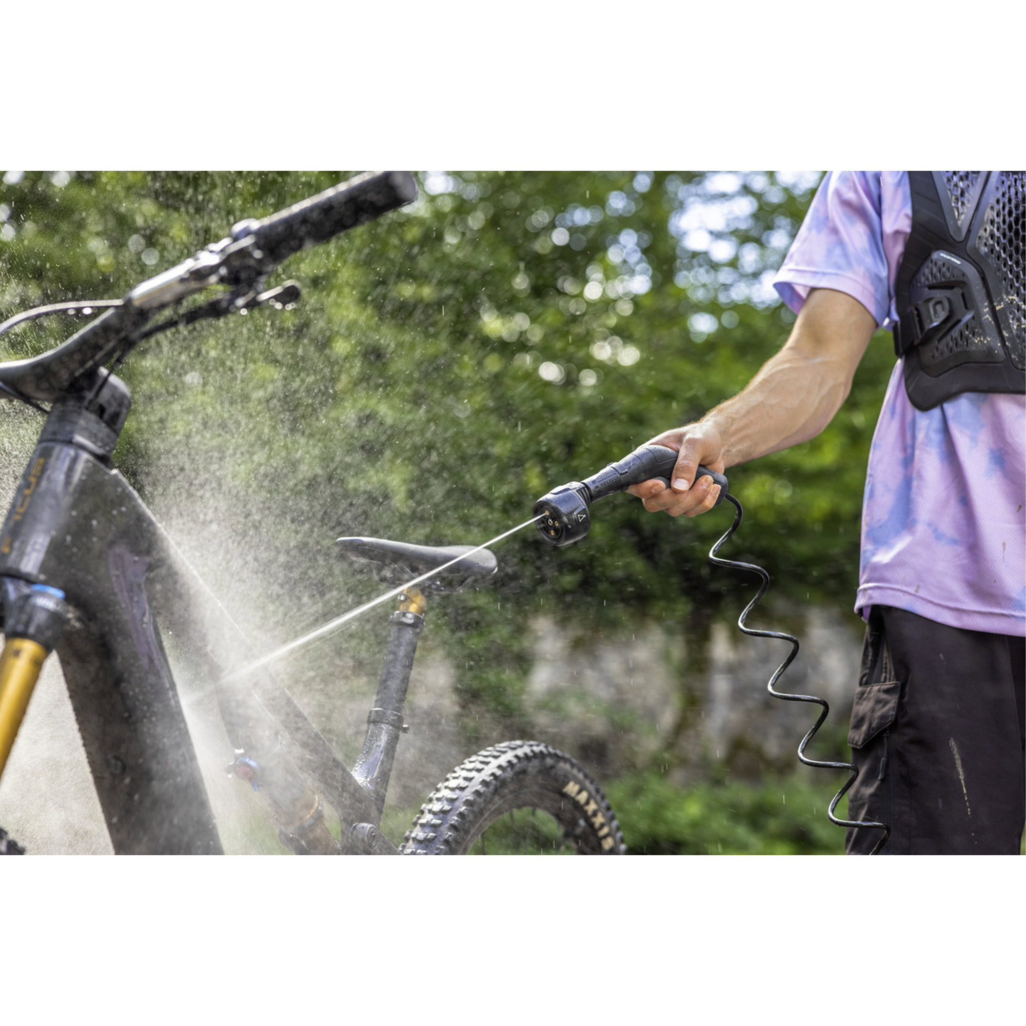 E-Bike Reinigung, Druckreiniger, Bike Schlauch, Luftspray, Wasserstrahl