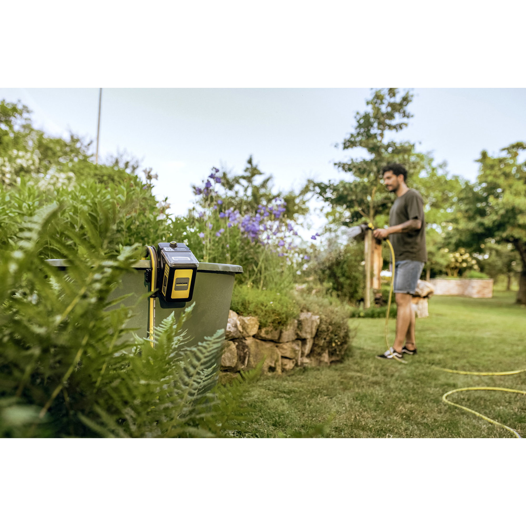 Garten, Grüner Garten, Gartenwerkzeug, Rasensprenger, Schlauch