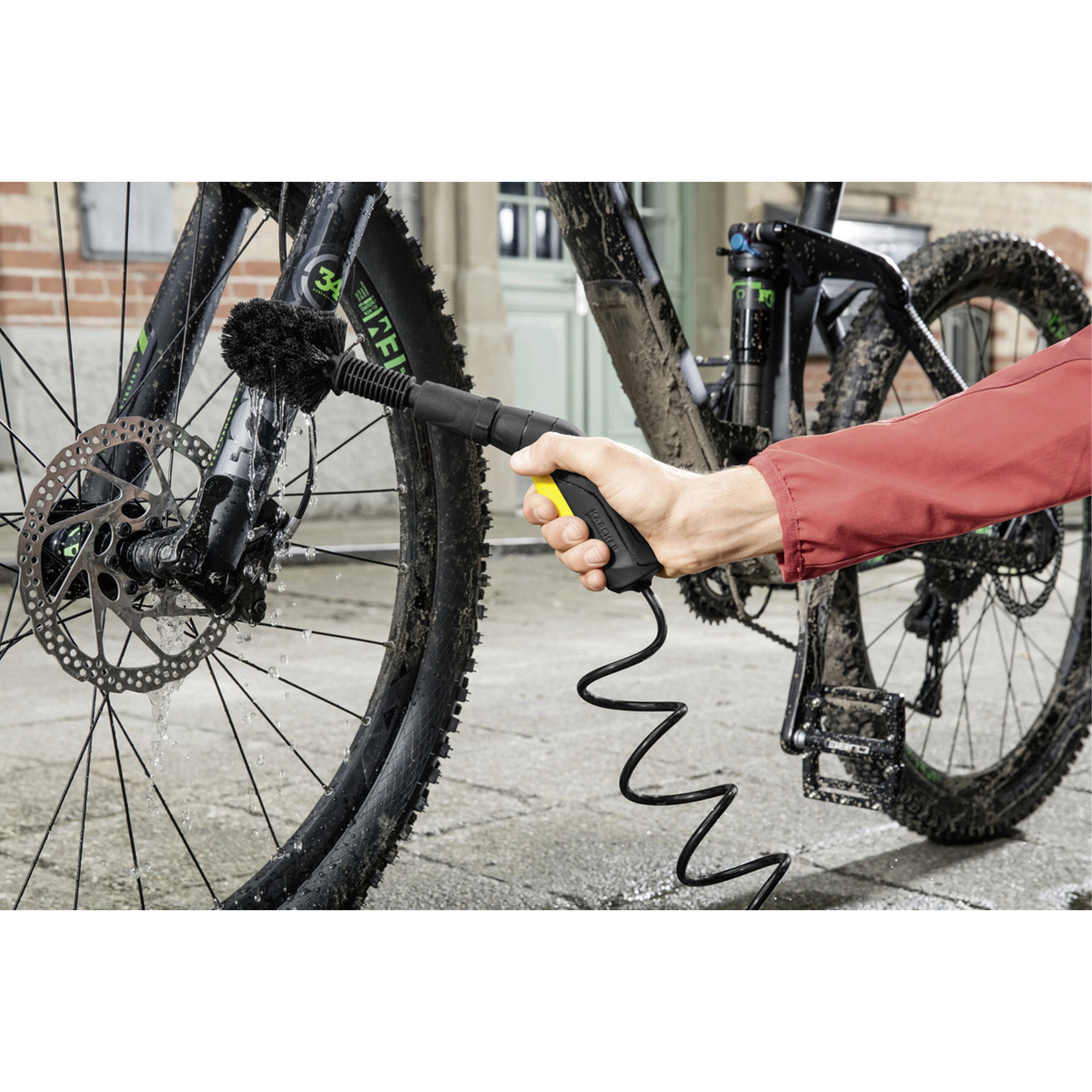 Mobile Outdoor Cleaner | Kärcher OC 3 + Bike