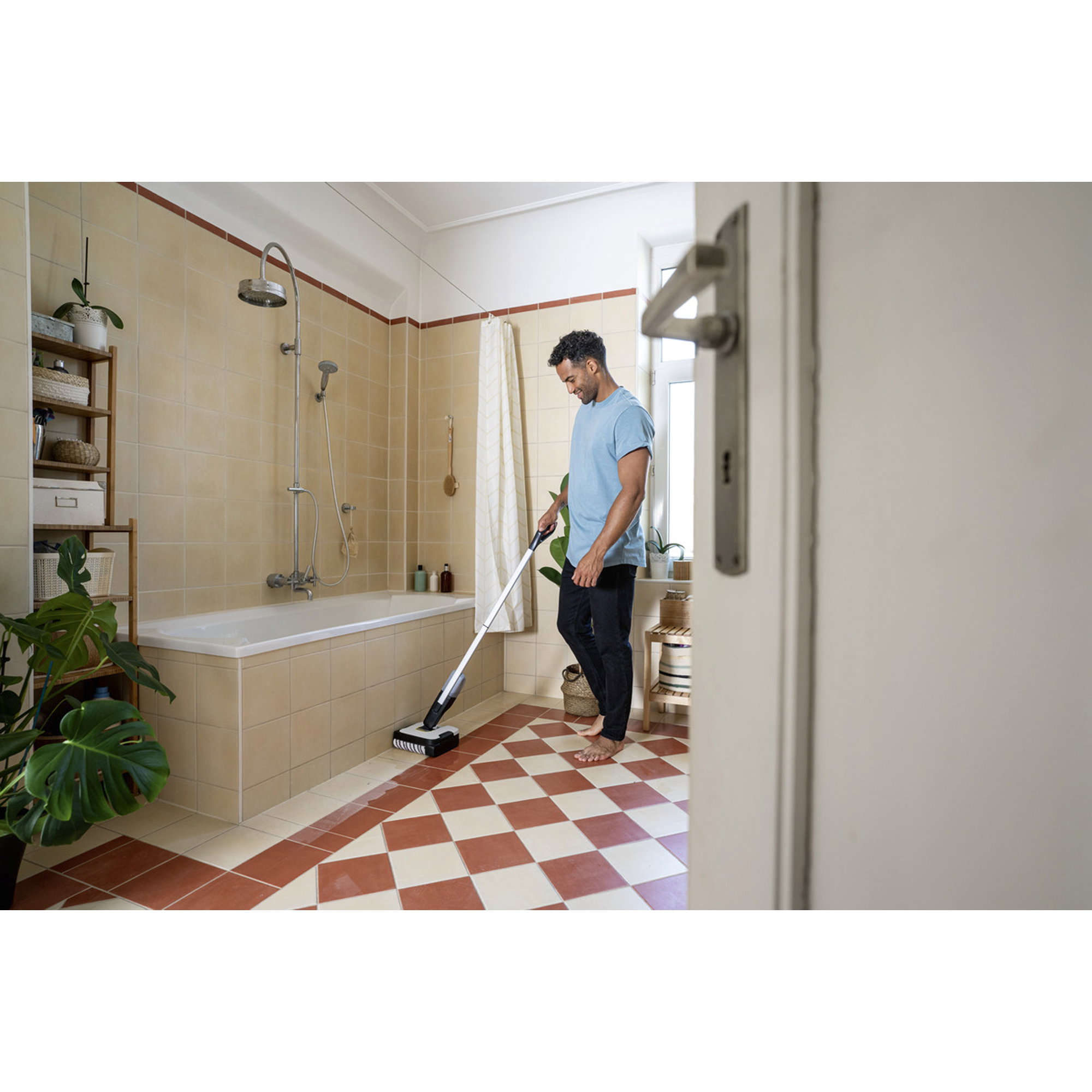 Bodenpflege, Wischmopp, Badezimmer, Fliesenboden, Pflanzen