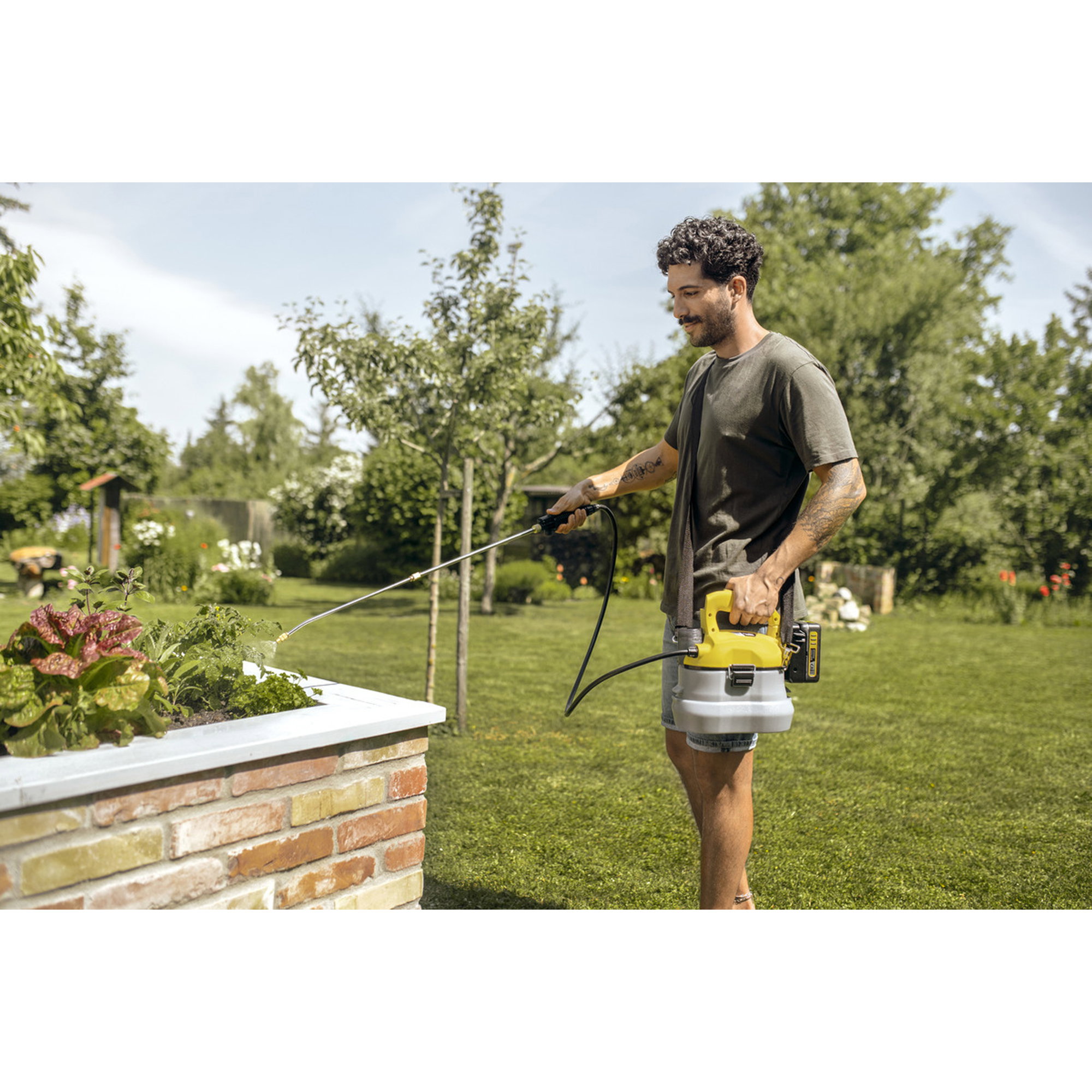 Gartenpflege, Sprühgerät, Gelber Akku, Pistole, Pumpenspülgerät