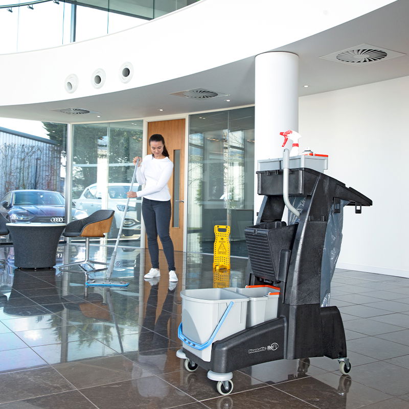 Reinigungswagen Numatic MM4