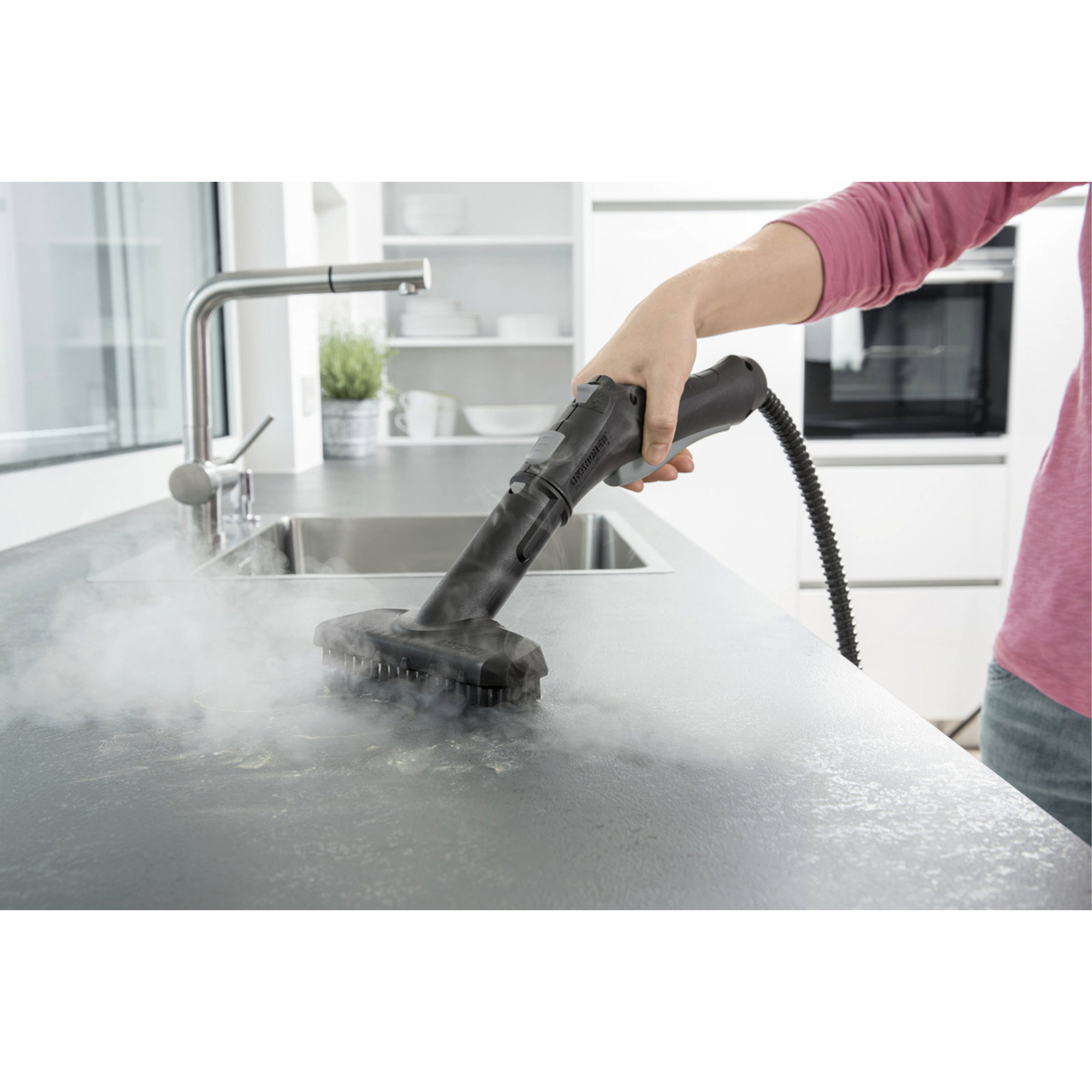 Dampfmaschine, Küchenreinigung, Küchenarbeitsplatte, Schlauchbürste, Handgerät