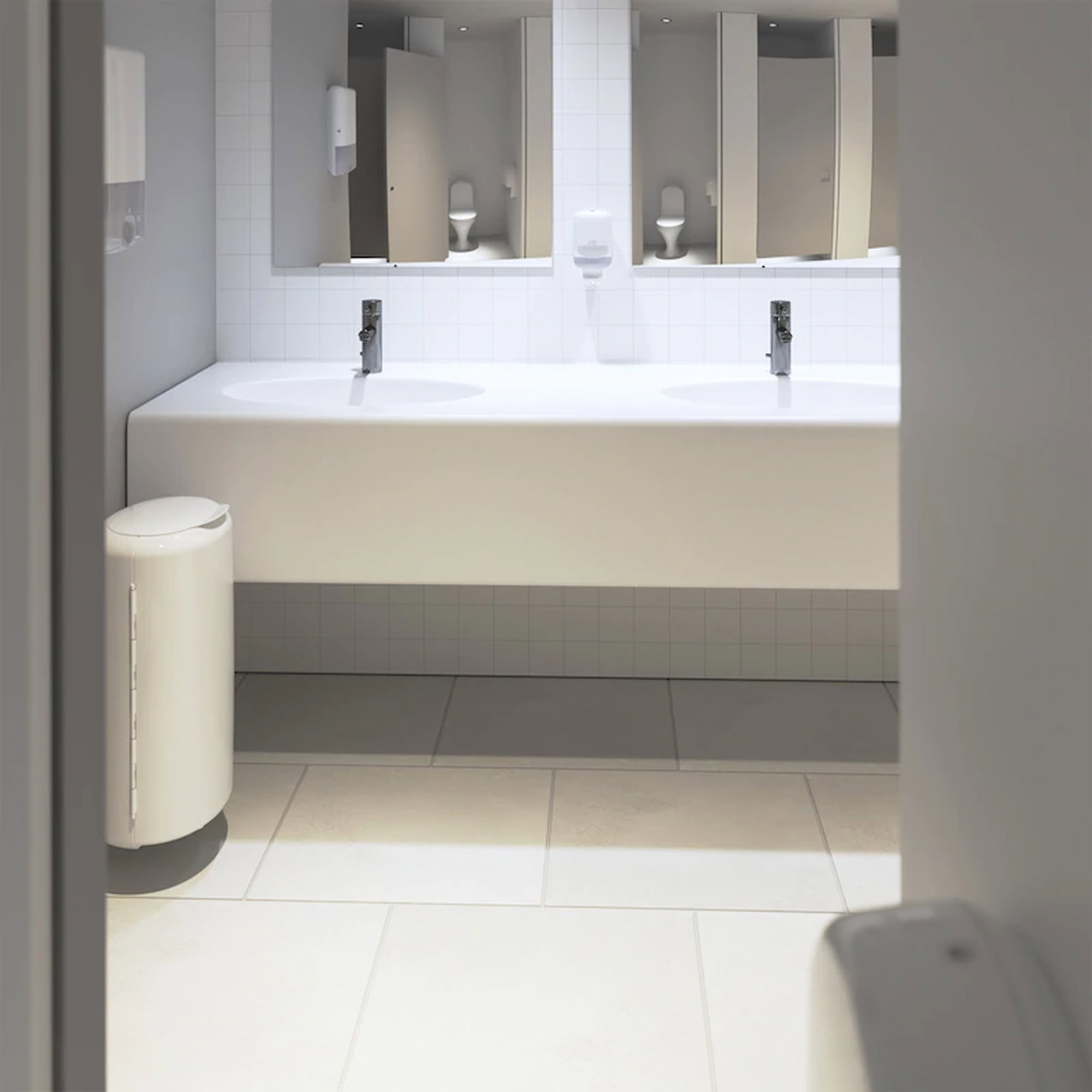 doppelwaschtisch, waschbecken, badezimmer, kacheltile, spiegel