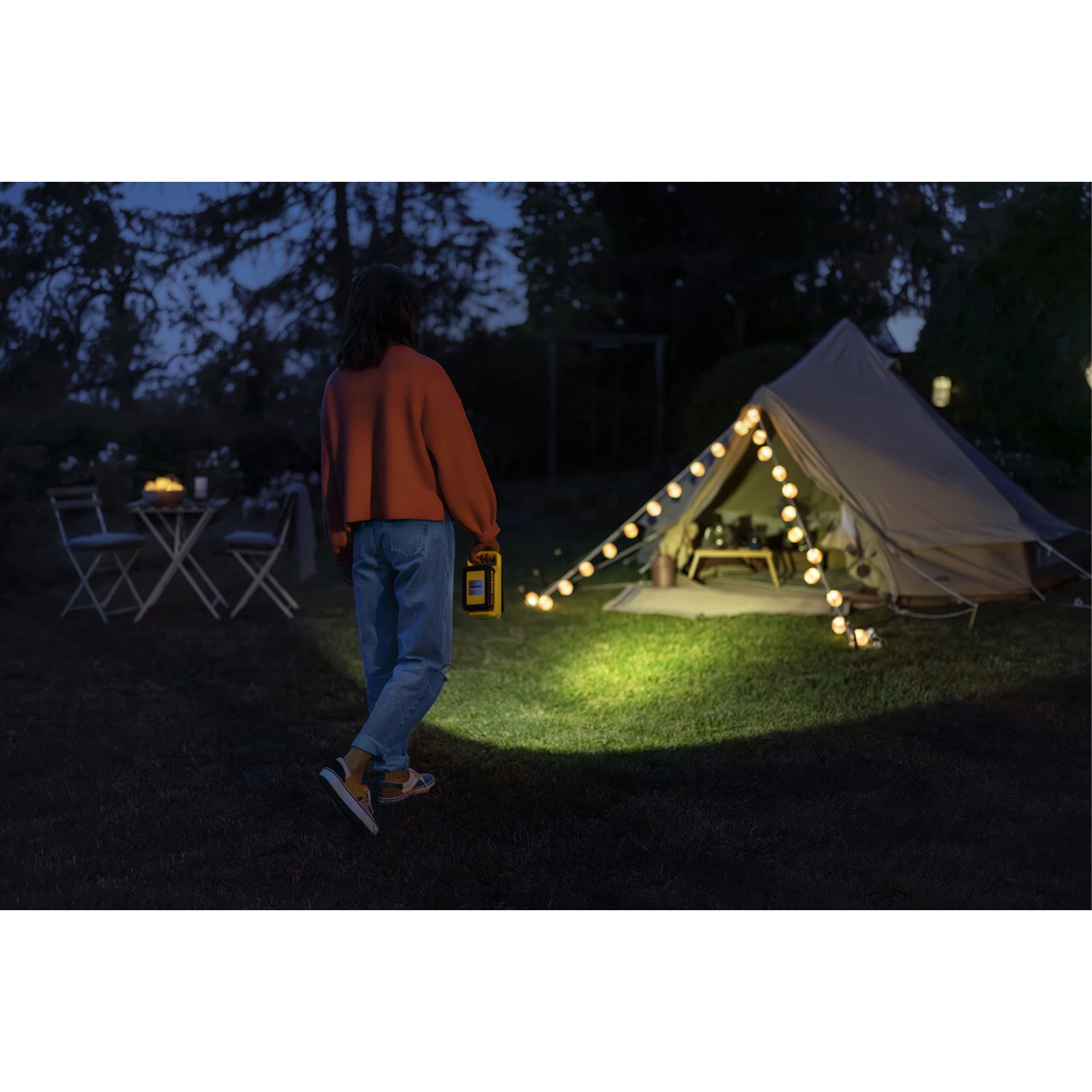 Zelt, Camping, Lichterkette, Taschenlampe, Abendlicht